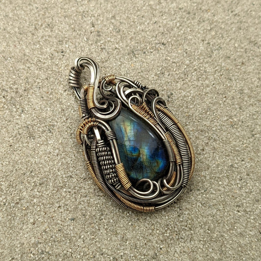 Labradorite 'Portal' Pendant