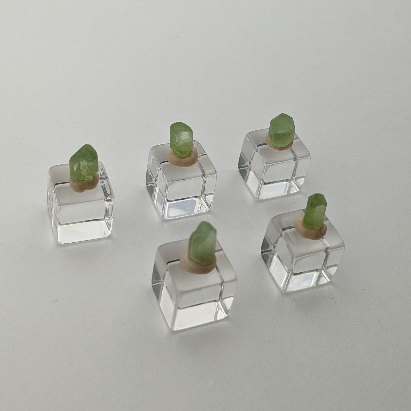 Peridot Mini Crystal Selection, 5 pieces, 7.55 carats, Skardu District, Baltistan, Pakistan