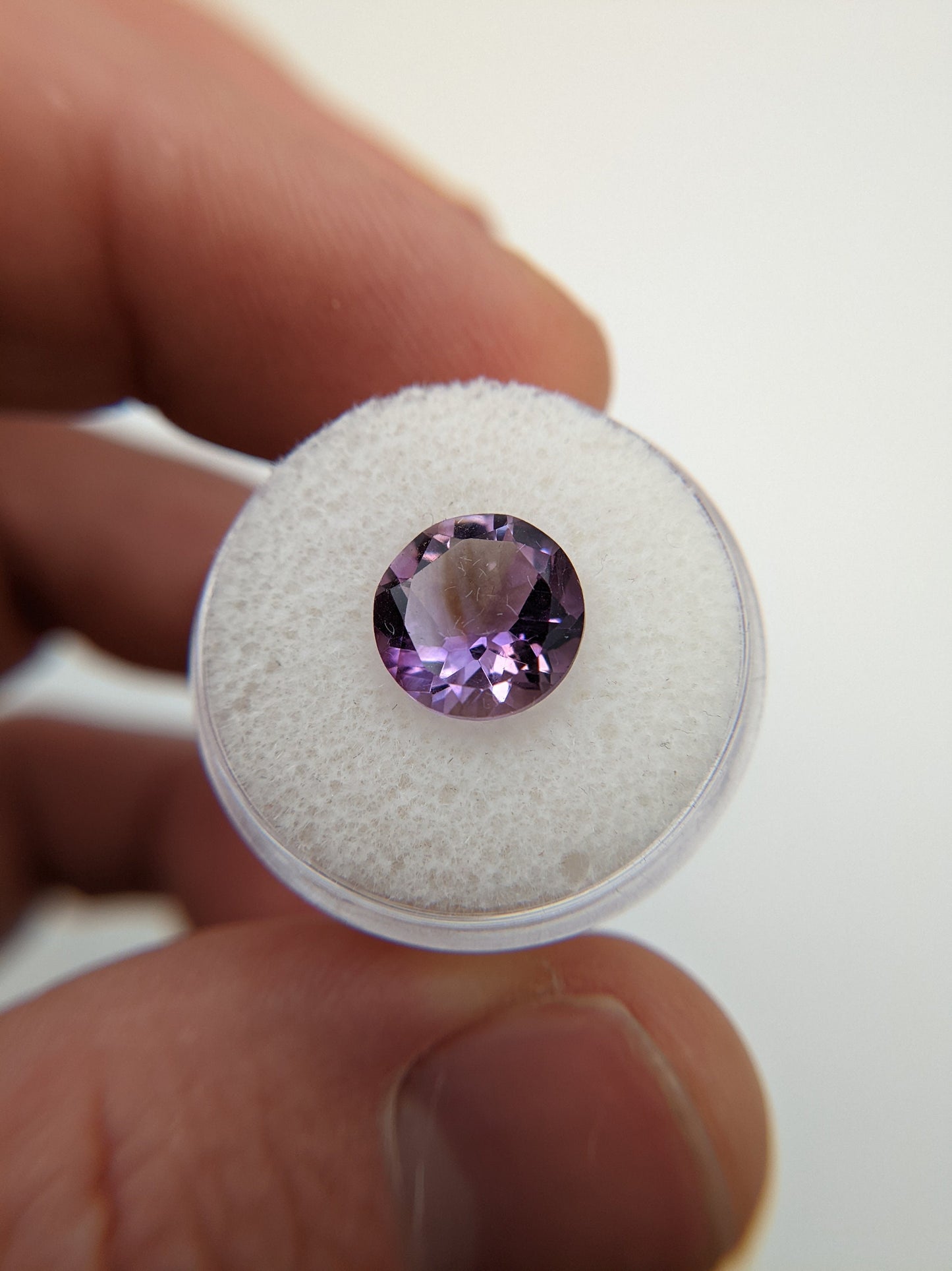 Amethyst, 11 mm round, 3.95 ct