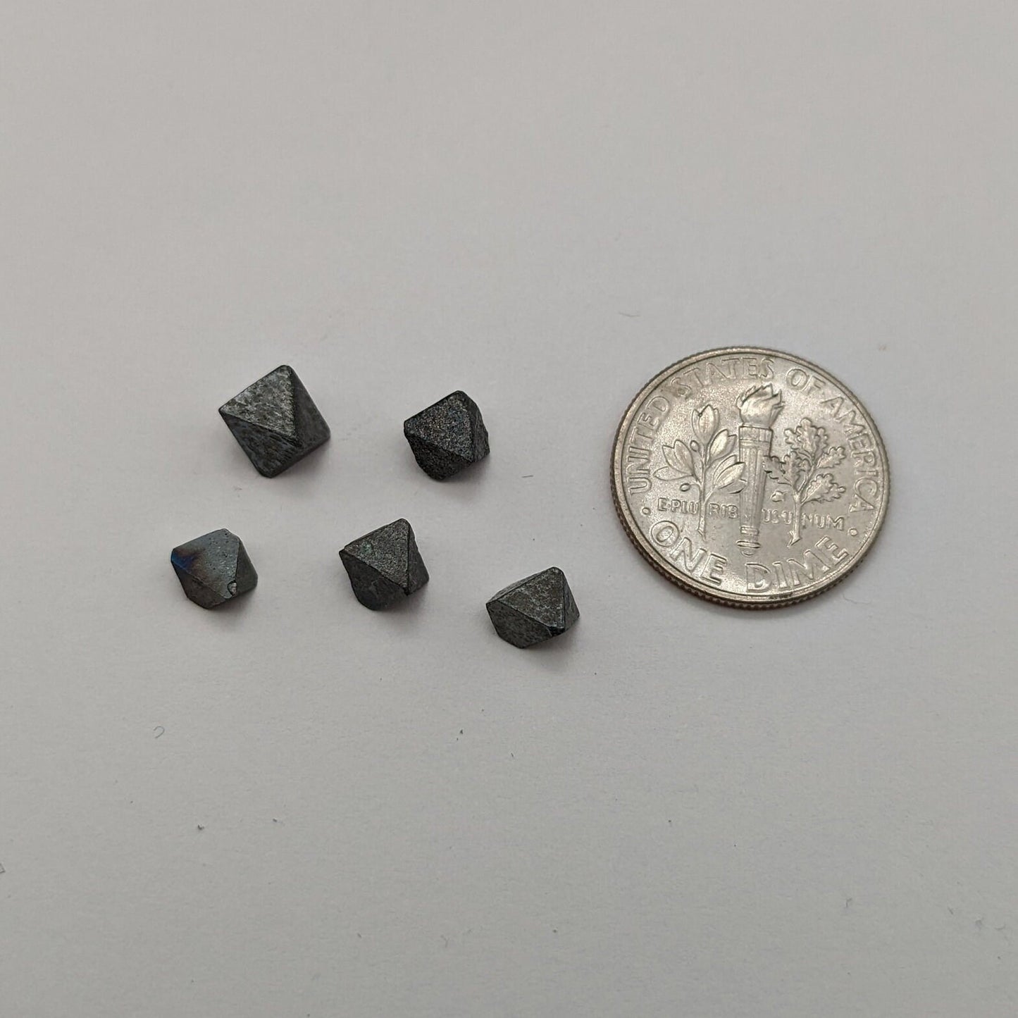 Magnetite from Afghanistan, 5 pieces 7.25 carats