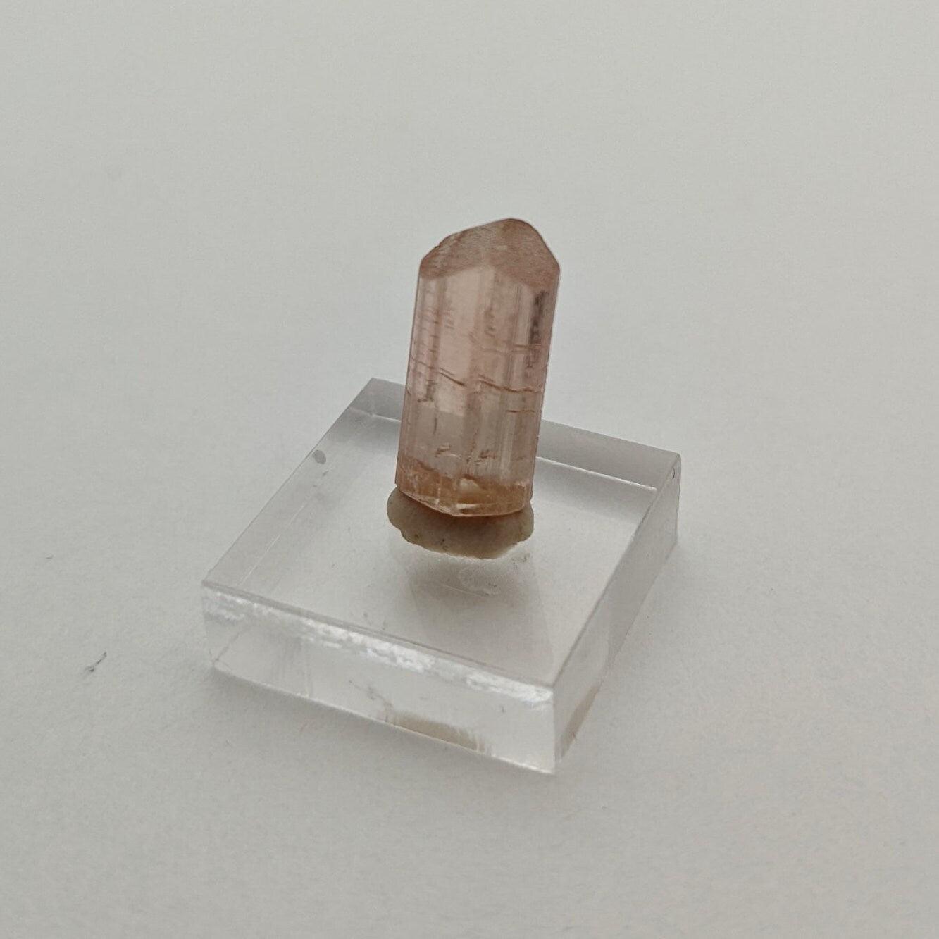 Tourmaline from Brazil, 15 mm x 7 mm , 5.17 carats, Gemmy Tourmaline, Peach Color, Terminated Crystal