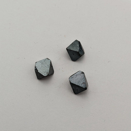Magnetite from Afghanistan, 3 pieces 16.10 carats
