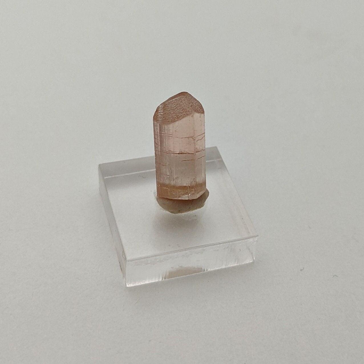 Tourmaline from Brazil, 15 mm x 7 mm , 5.17 carats, Gemmy Tourmaline, Peach Color, Terminated Crystal