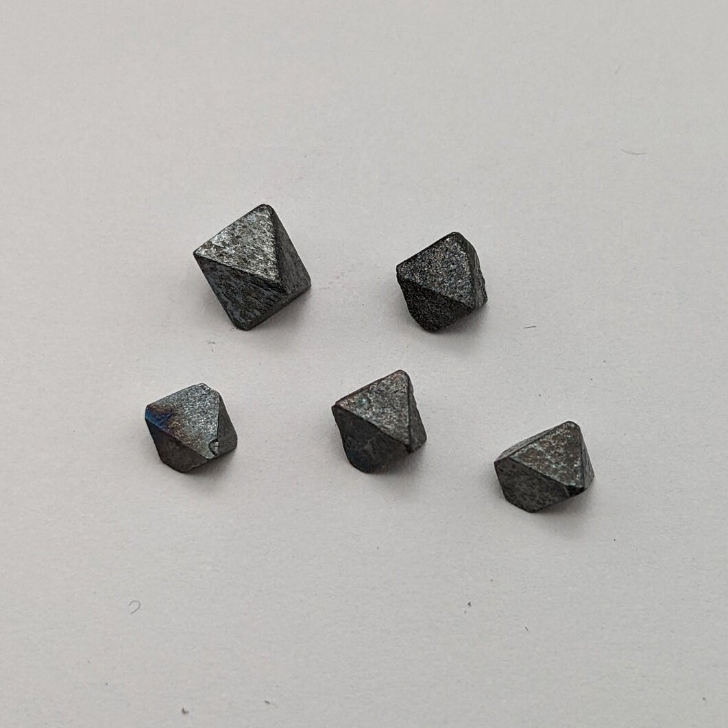 Magnetite from Afghanistan, 5 pieces 7.25 carats
